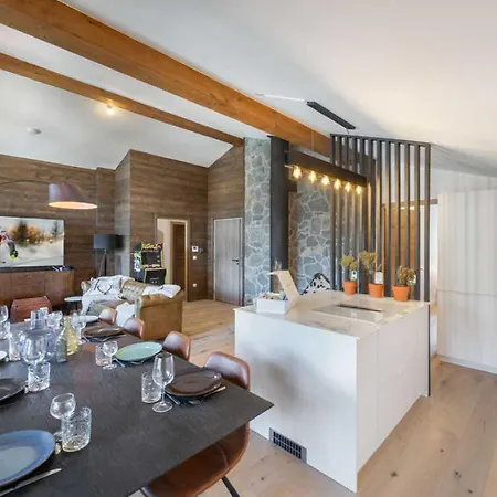 4 Bedroom Duplex With Large Balcony And Parking *