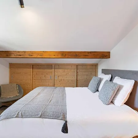 4 Bedroom Duplex With Large Balcony And Parking * Megeve