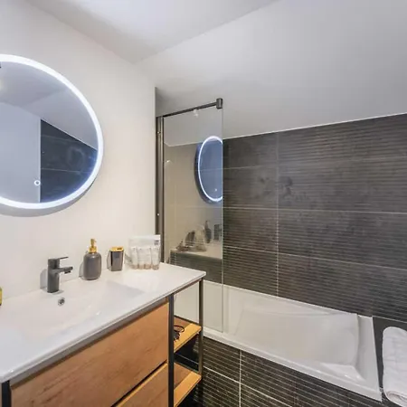 4 Bedroom Duplex With Large Balcony And Parking Apartment *
